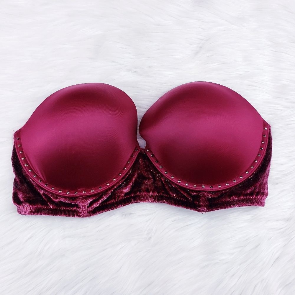 Victoria's Secret Very Sexy Win Red Lined Bra